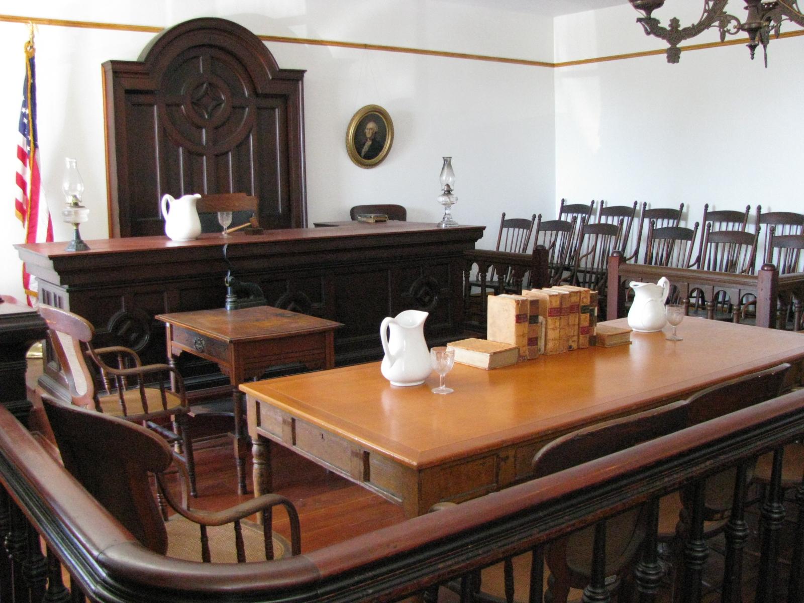 plaintiff defendant in court
